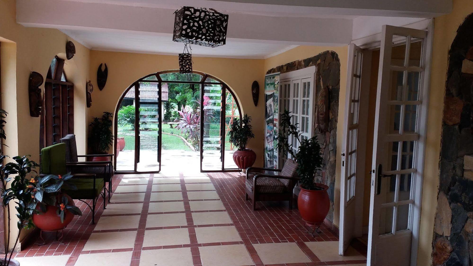 Afrikiko River Front Resort Akosombo Ngoại thất bức ảnh