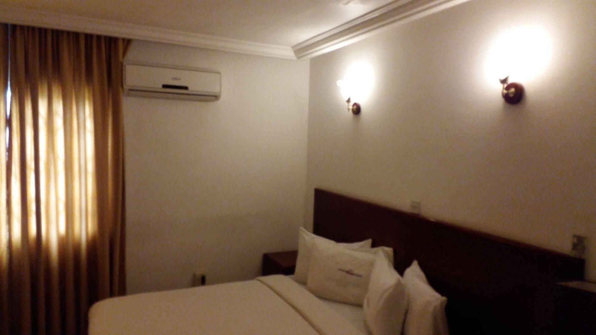 Afrikiko River Front Resort Akosombo Ngoại thất bức ảnh