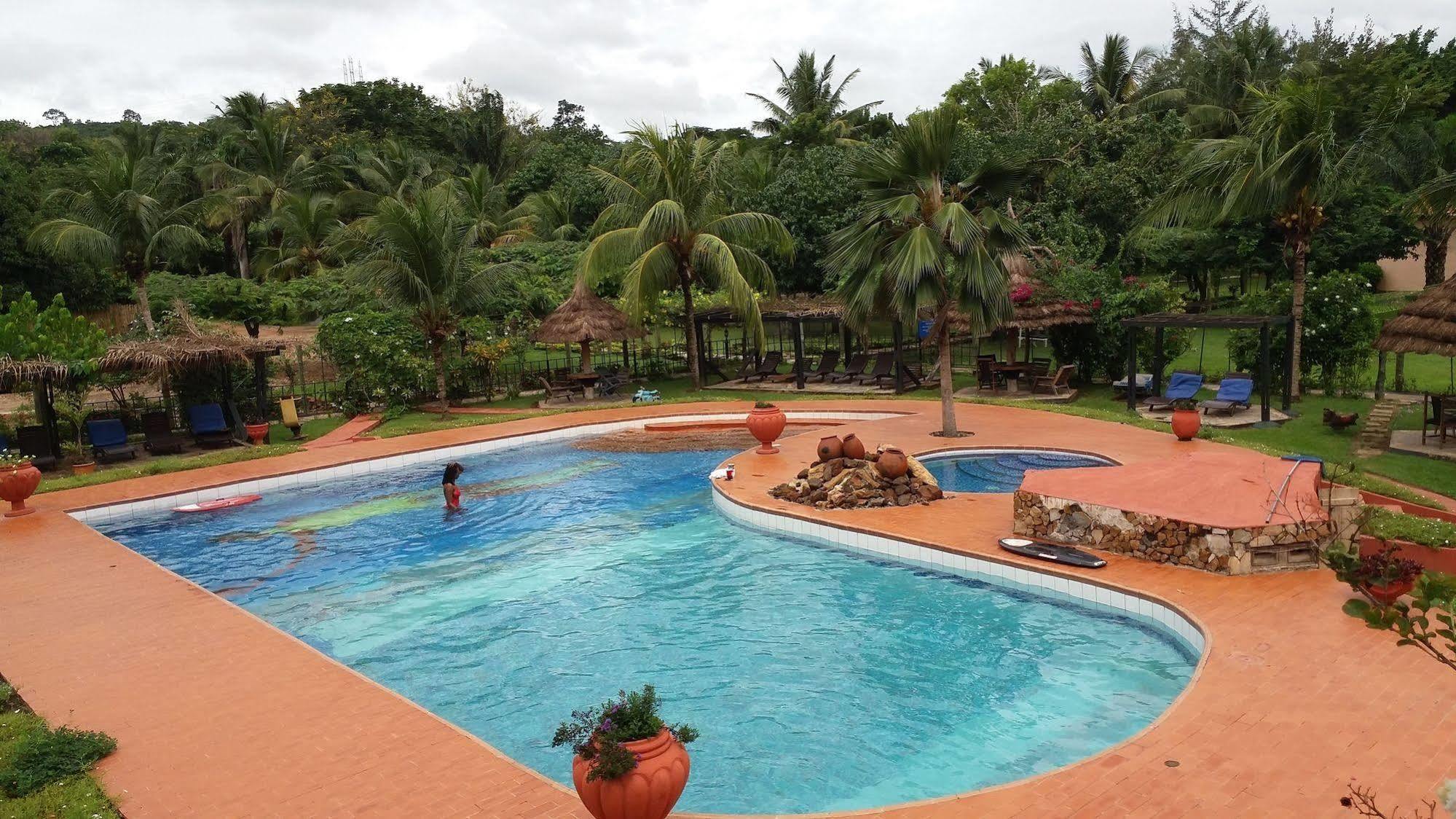 Afrikiko River Front Resort Akosombo Ngoại thất bức ảnh