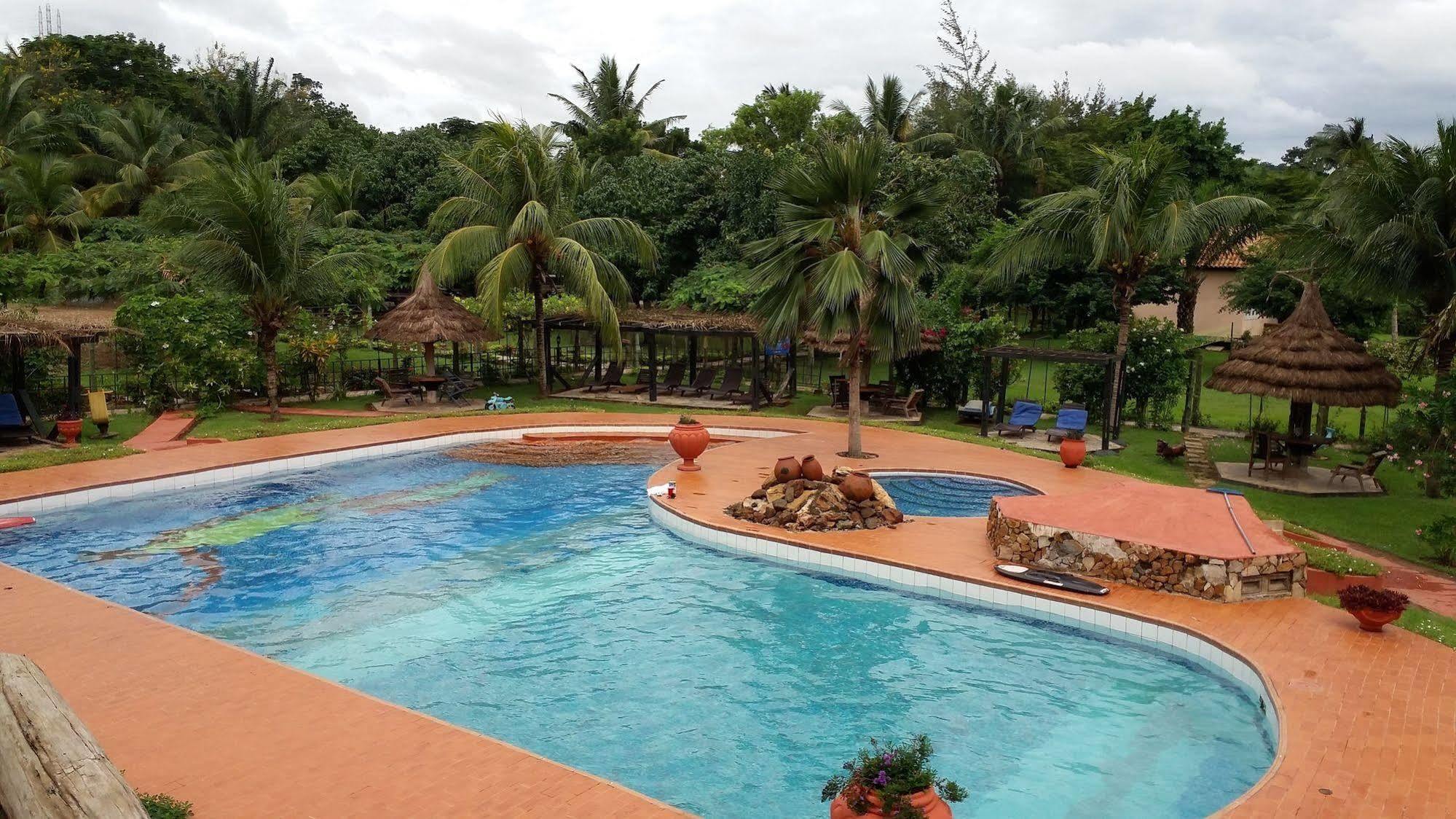 Afrikiko River Front Resort Akosombo Ngoại thất bức ảnh