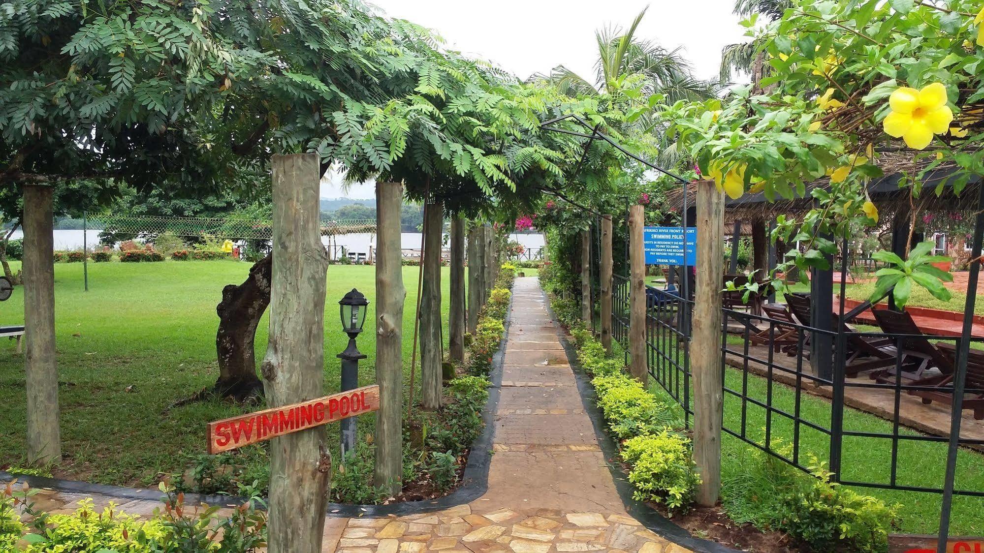 Afrikiko River Front Resort Akosombo Ngoại thất bức ảnh
